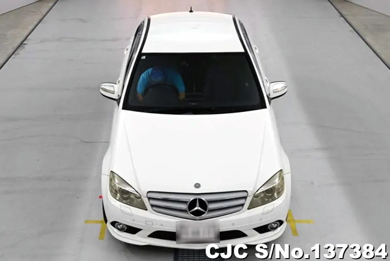 Mercedes Benz C Class in White for Sale Image 4