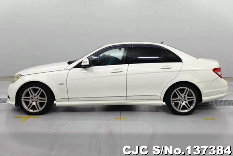 Mercedes Benz C Class in White for Sale Image 7