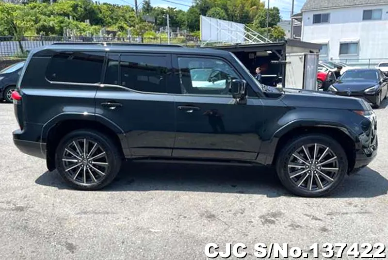 Lexus GX 550 in Black for Sale Image 3