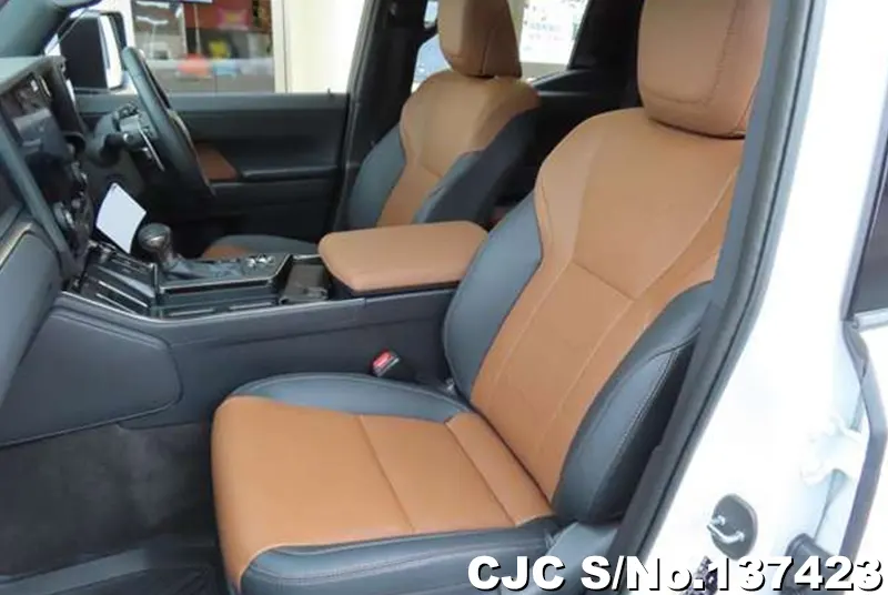 Lexus GX 550 in Pearl for Sale Image 13