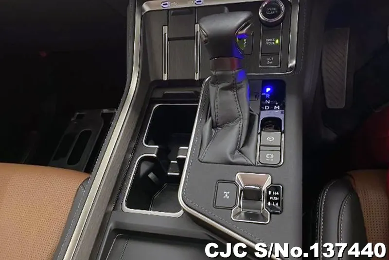Lexus GX 550 in Pearl for Sale Image 20