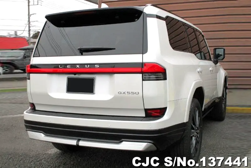 Lexus GX 550 in Pearl for Sale Image 2