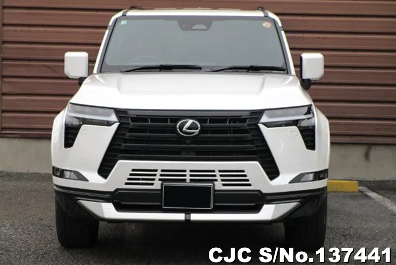 Lexus GX 550 in Pearl for Sale Image 4