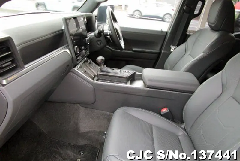 Lexus GX 550 in Pearl for Sale Image 10
