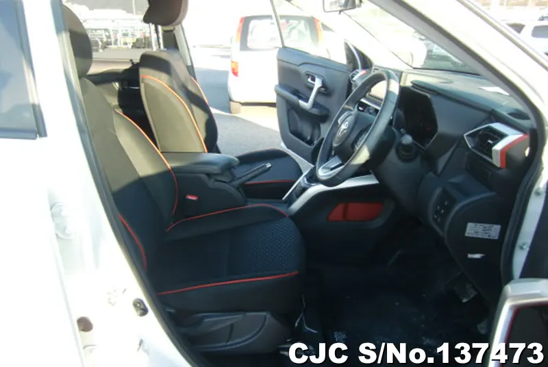 Toyota Raize in White for Sale Image 12