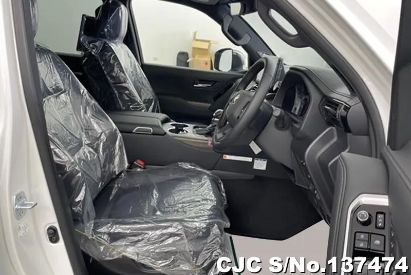 Toyota Land Cruiser in Pearl for Sale Image 5