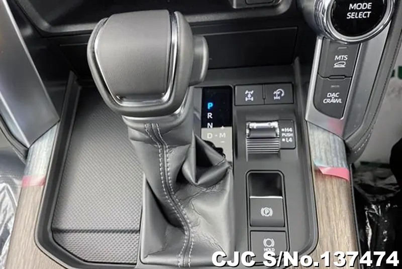 Toyota Land Cruiser in Pearl for Sale Image 10