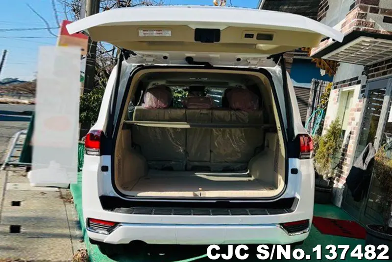 Toyota Land Cruiser in Pearl for Sale Image 4