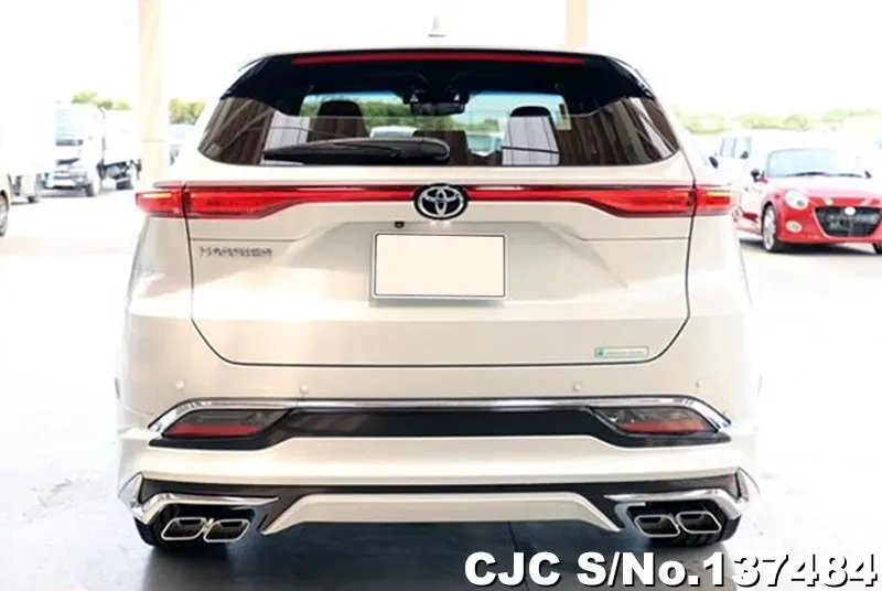 Toyota Harrier in White for Sale Image 5