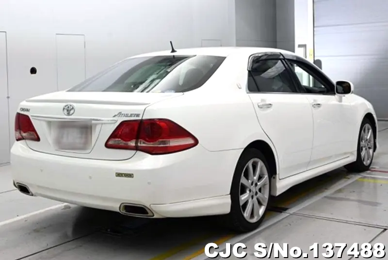 Toyota Crown in White for Sale Image 2