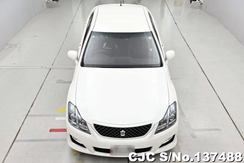 Toyota Crown in White for Sale Image 3