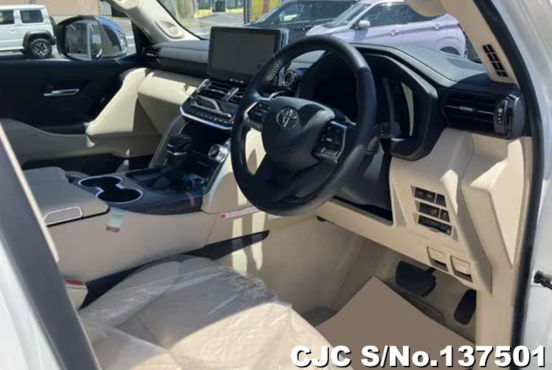 Toyota Land Cruiser in Pearl for Sale Image 6