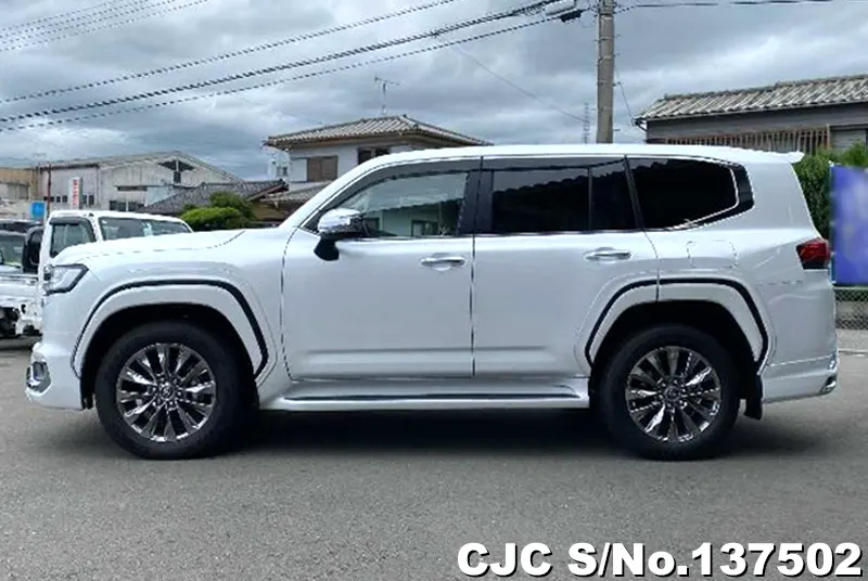 Toyota Land Cruiser in Pearl for Sale Image 5