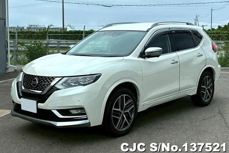 Nissan X-Trail in Pearl for Sale Image 3