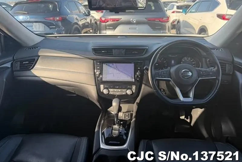 Nissan X-Trail in Pearl for Sale Image 10