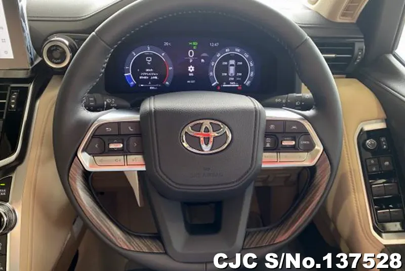 Toyota Land Cruiser in Pearl for Sale Image 12