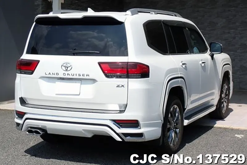 Toyota Land Cruiser in Pearl for Sale Image 2