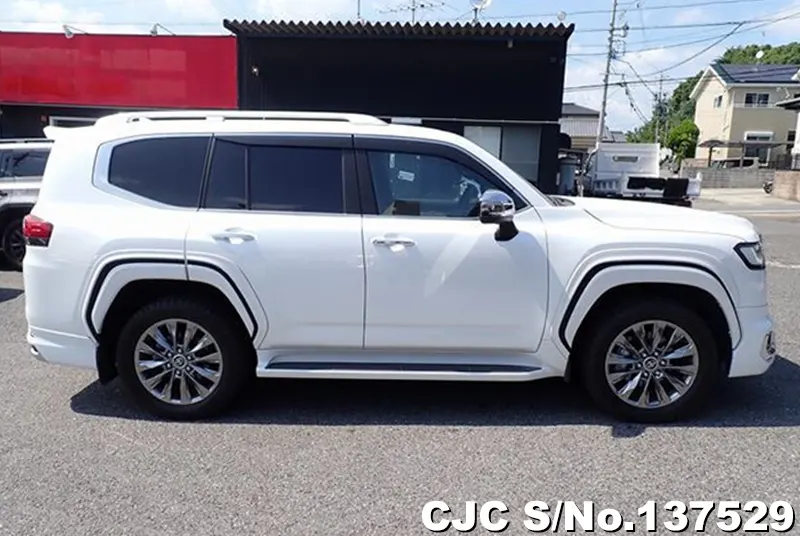 Toyota Land Cruiser in Pearl for Sale Image 6