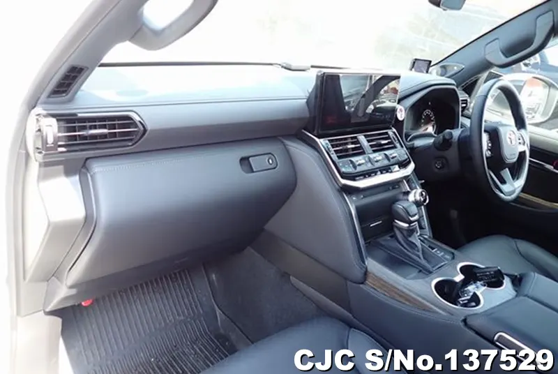 Toyota Land Cruiser in Pearl for Sale Image 12