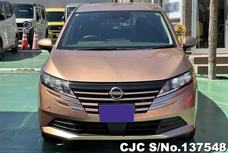 Nissan Note in Orange for Sale Image 3