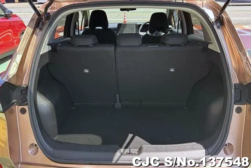 Nissan Note in Orange for Sale Image 8