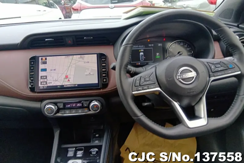 Nissan Kicks in White for Sale Image 5