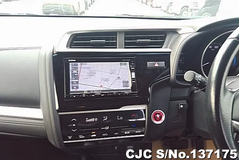 Honda Fit in Red for Sale Image 8