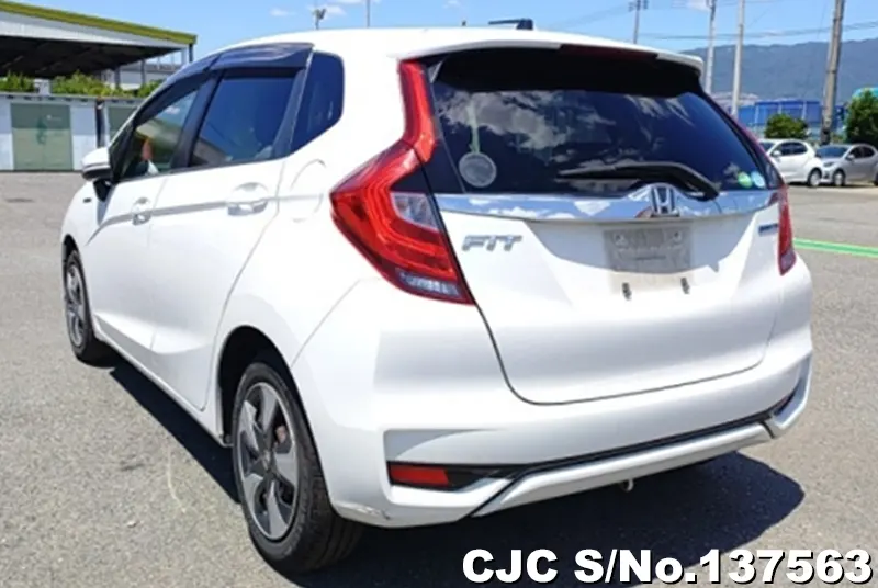 Honda Fit in White for Sale Image 1