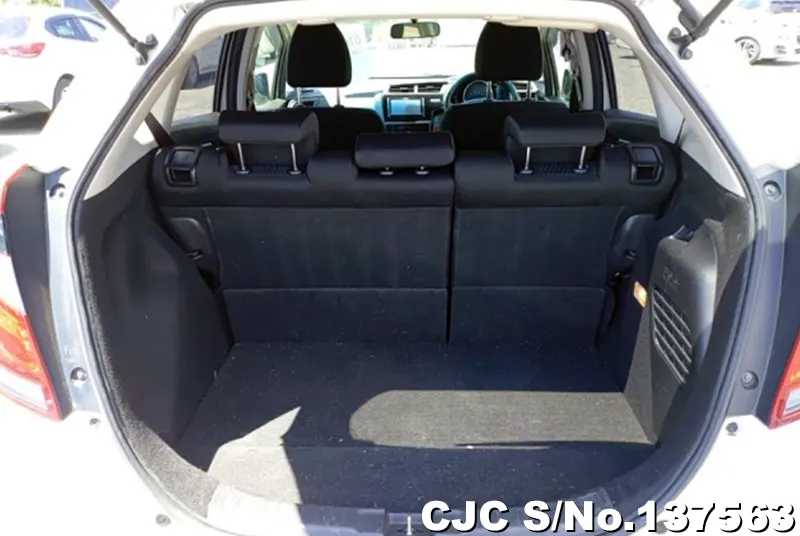 Honda Fit in White for Sale Image 5