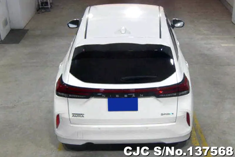 Nissan Aura e-Power in White for Sale Image 4