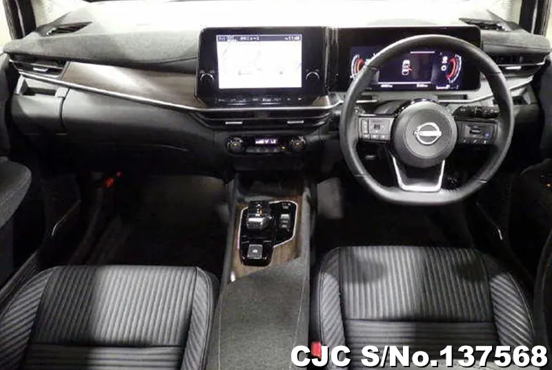 Nissan Aura e-Power in White for Sale Image 5