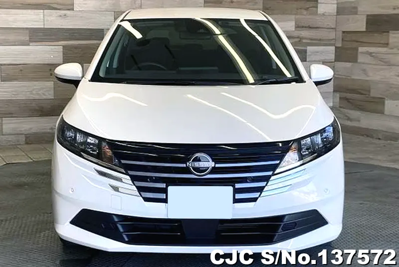 Nissan Note in White for Sale Image 1