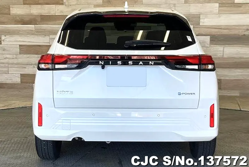 Nissan Note in White for Sale Image 2