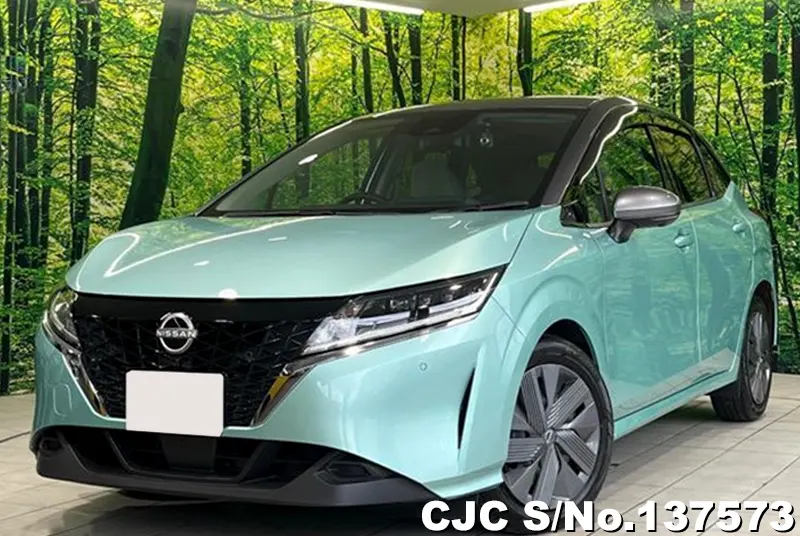 Nissan Note in Green for Sale Image 2