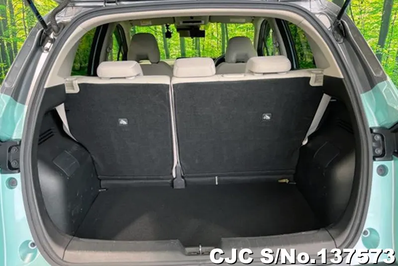Nissan Note in Green for Sale Image 5