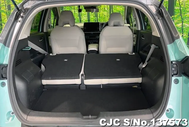 Nissan Note in Green for Sale Image 6