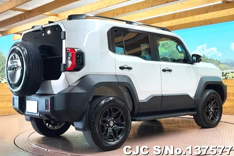 Toyota Land Cruiser FJ in Pearl for Sale Image 2