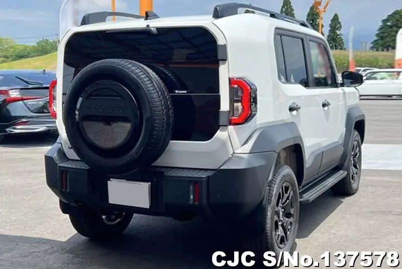 Toyota Land Cruiser FJ in Pearl for Sale Image 2