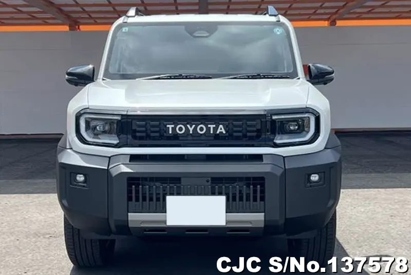 Toyota Land Cruiser FJ in Pearl for Sale Image 4