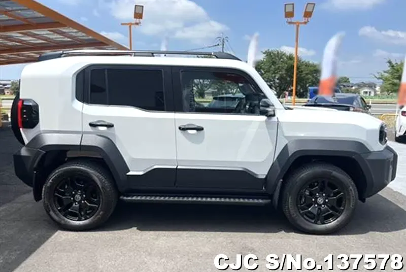 Toyota Land Cruiser FJ in Pearl for Sale Image 6