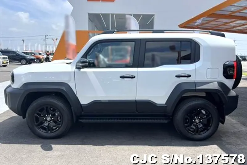 Toyota Land Cruiser FJ in Pearl for Sale Image 7