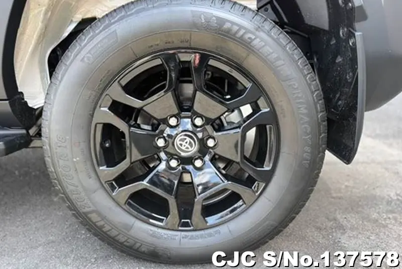 Toyota Land Cruiser FJ in Pearl for Sale Image 18