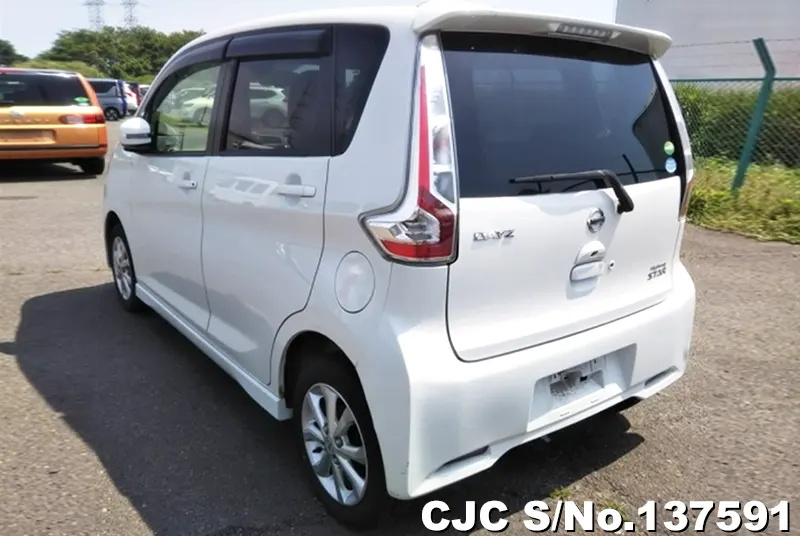 Nissan Dayz in White for Sale Image 1