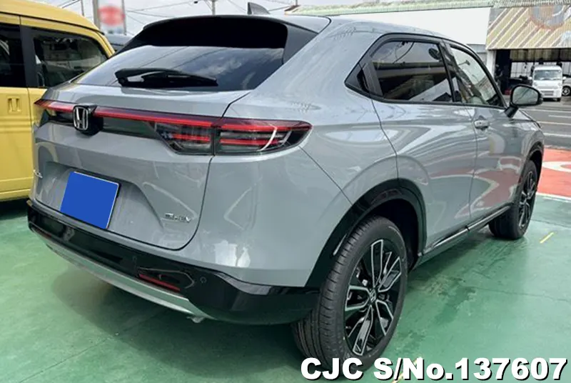 Honda Vezel in Gray for Sale Image 2