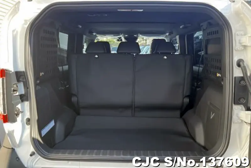 Toyota Land Cruiser FJ in Pearl for Sale Image 2