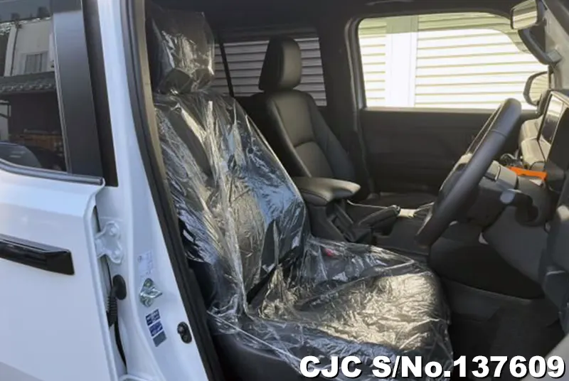 Toyota Land Cruiser FJ in Pearl for Sale Image 4
