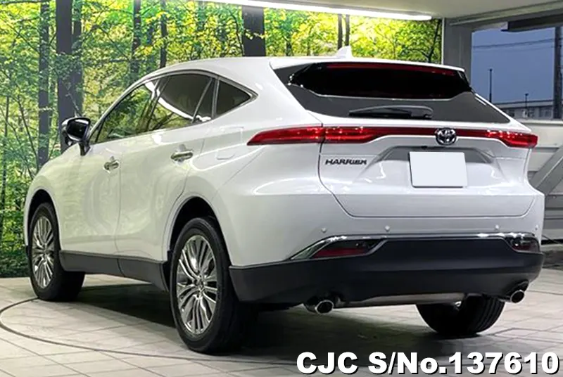 Toyota Harrier in Pearl for Sale Image 1