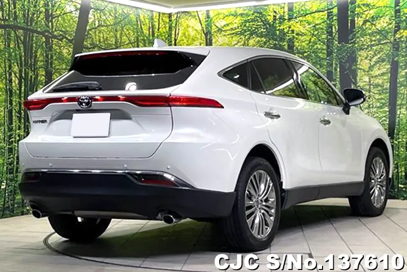 Toyota Harrier in Pearl for Sale Image 2
