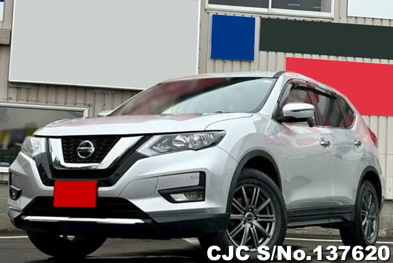Nissan X-Trail in Silver for Sale Image 3