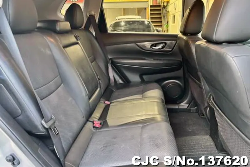 Nissan X-Trail in Silver for Sale Image 16